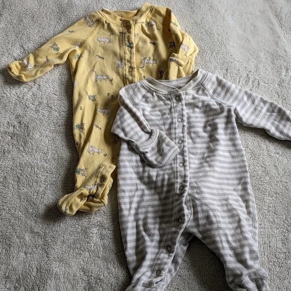 Bundle of Hanna Andersson Snap Sleepers, Striped and Kitten Print - Picture 1 of 5